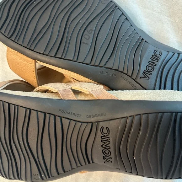 Vionic Zaire Tan/ Macaroon Sandals with Crisscross Straps and Cork Footbed NWOT - Picture 5 of 7